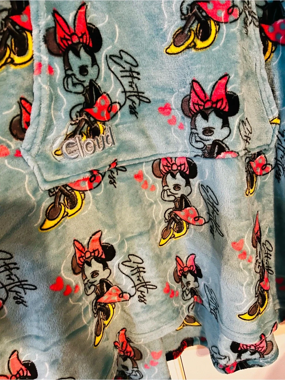 NWT Disney Minnie Mouse Teal Cloud Oversized Wearable Blanket Hoodie One size